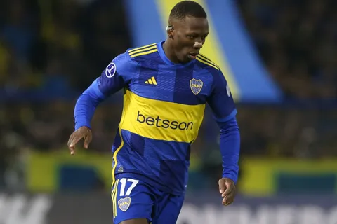 ¿Quién juega si no llega Advíncula? Cómo está Figal de su lesión y qué planes tiene Boca para reforzar el lateral derecho