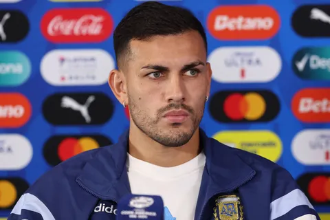 Leandro Paredes recibió una tentadora oferta y cómo podría impactar su futuro en Boca si la acepta