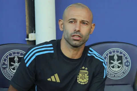 La frase de Mascherano tras la polémica de Batista sobre Messi y Riquelme