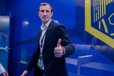 Rodolfo Arruabarrena aprobó negociaciones por el lateral derecho de Argentinos Juniors