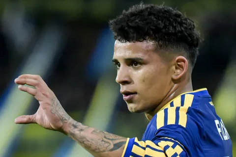 Flores, elogiado por el cuerpo técnico de la Selección Argentina. 