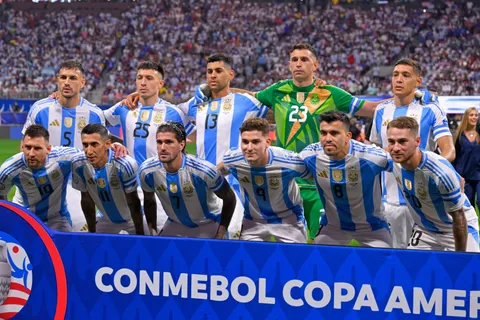 La formación titular de Argentina vs. Perú con Leandro Paredes y varios cambios