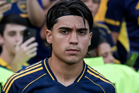 ¿Cuándo vuelve Exequiel Zeballos? Revelaron la posible fecha para el regreso del delantero de Boca
