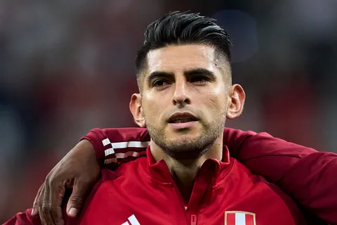 La nueva faceta de Carlos Zambrano: el exBoca sorprendió en Perú y creó su propia Kings League