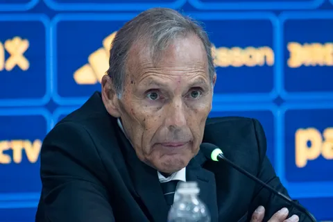 Russo, en problemas: Racing y Newell's le quieren "robar" a Mazzantti y Jhon Córdoba