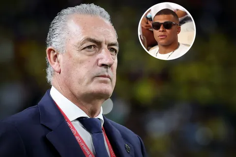 En un cruce inesperado, Alfaro apuntó contra Mbappé: "Que venga"
