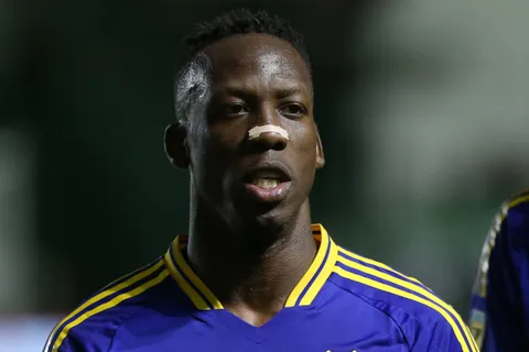 La condición que pone Luis Advíncula para irse de Boca y volver al fútbol peruano