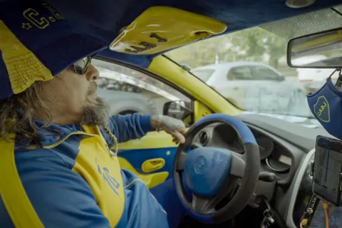 La historia del remis viral de un hincha de Boca y un sueño pendiente: "Quiero que se suba mi ídolo"