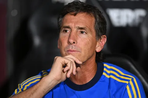Claudio Úbeda baraja dos opciones para reemplazar a Santiago Ascacibar en Boca