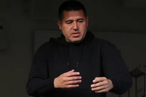 Riquelme va por el primer refuerzo: Boca envió una oferta al Milan por Marco Pellegrino