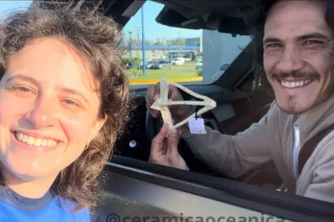 El regalo artesanal de una hincha de Boca que conmovió a Edinson Cavani: "Me sorprendió su humildad"