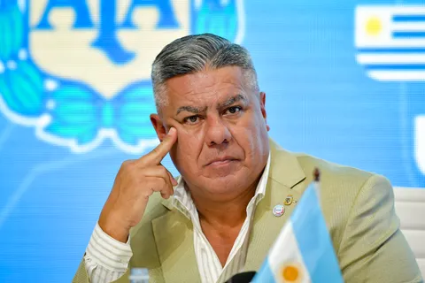 Claudio Tapia confirmó el regreso del público visitante al fútbol argentino