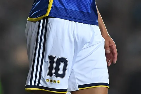Riquelme quiere un 10: los dos enganches que deben volver a Boca en el 2024