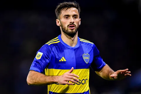 Marcelo Saracchi busca su salida de Boca