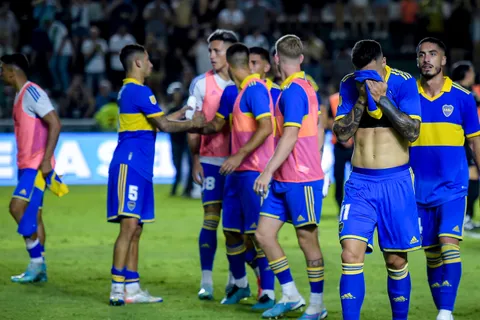 ¿Sale del equipo? Por su bajo nivel, uno de los experimentados de Boca podría perder el puesto 