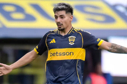 Por qué Williams Alarcón corre de atrás para Claudio Úbeda en Boca