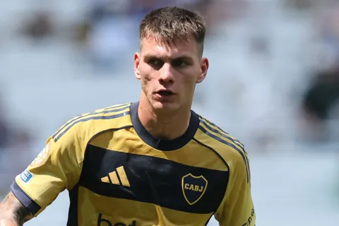 Por qué Kevin Zenón perdió terreno con Úbeda en Boca