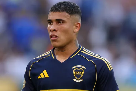 ¿Lo arriesga? La decisión de Russo con Ayrton Costa para el partido de Boca vs. Independiente Rivadavia