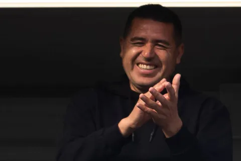 Mercado de pases 2025: Riquelme va por Alan Velasco para Boca