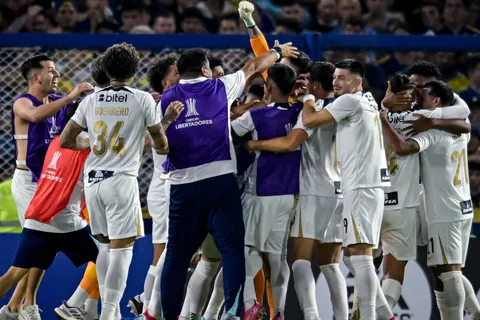 La gastada de Alianza Lima a Boca: venden vasos de la eliminación en la Copa