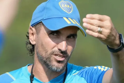Diego Martínez convocó a un "especialista" antes del partido ante Estudiantes: los motivos del DT de Boca