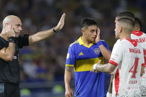 Baliño explicó por qué no cobró el penal a Merentiel: "El contacto..."