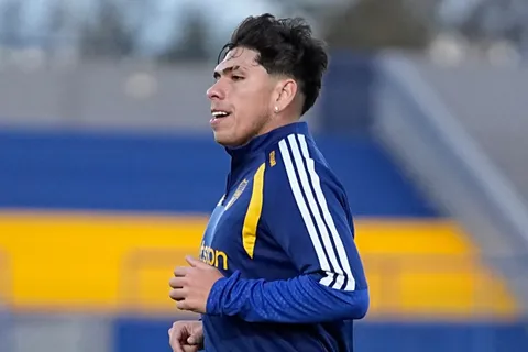 Carlos Palacios quiere volver a ser en Boca, pero Arruabarrena ve a un jugador por delante suyo