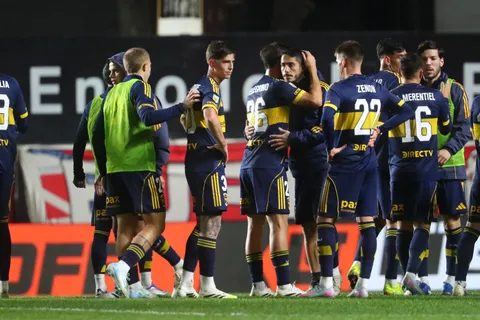 ¿Descartado? Russo esperaba poner a Figal ante Racing, pero el defensor de Boca no llegaría