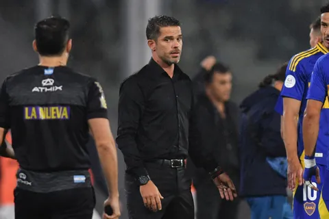 Fernando Gago explicó por qué sacó a Zeballos y Cavani antes del final: "Había que..."