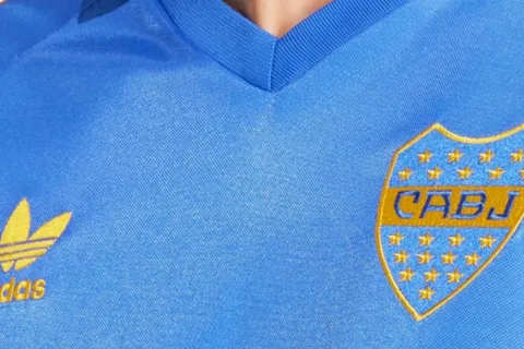 Cómo es la nueva camiseta retro de Boca que ya se vende en Europa