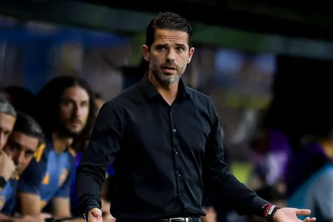 El principal reclamo de los hinchas de Boca a Fernando Gago por el planteo ante Racing: "No se da cuenta"