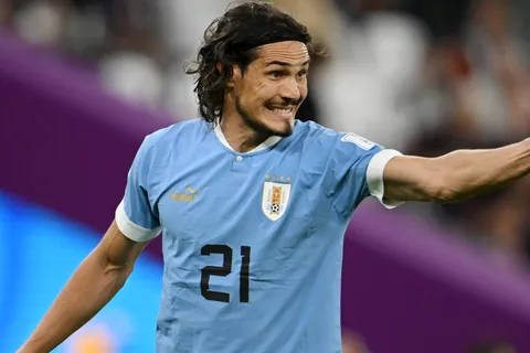 Novedades optimistas sobre el pase de Cavani: "Decididamente se acerca a Boca"