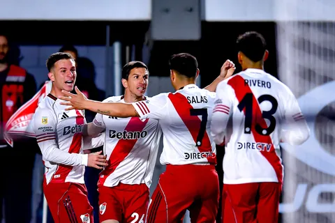 River le ganó a Estudiantes y perjudica a Boca