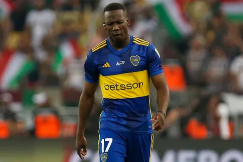 Luis Advíncula y una dura confesión sobre la relación con sus hijos y jugar en Boca