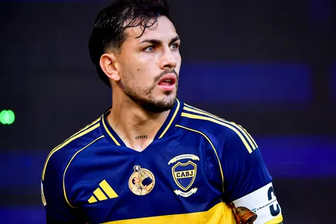No se vio en TV: la fuerte sanción de Dóvalo a Paredes ante Belgrano que nadie conocía
