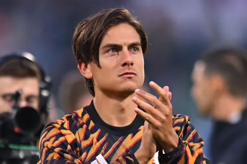 ¿Cada vez más cerca? El abrazo viral de Paulo Dybala con un ex Boca en Italia que llamó la atención