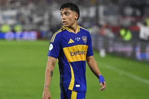 Zeballos era figura y querido en Boca, pero no levanta su nivel: "Le están buscando club"