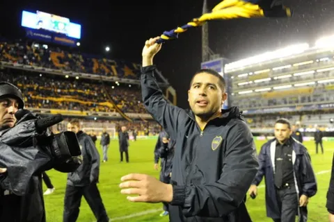 Riquelme vuelve a jugar en La Bombonera: el recuerdo imborrable de la última vez que lo hizo