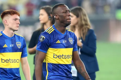 La historia de Luis Advíncula que conmovió a los hinchas de Boca: "Extrañando"