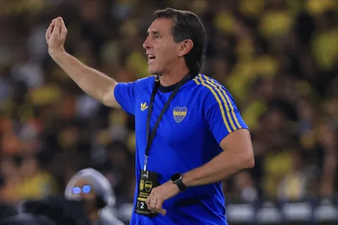 La variante táctica que podría hacer Úbeda en Boca por las lesiones de los delanteros en la Copa Libertadores