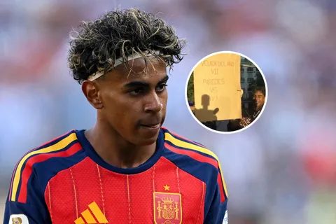 Lamine Yamal y una gastada a Paredes en los festejos de España: "Velada vs. Gavi"