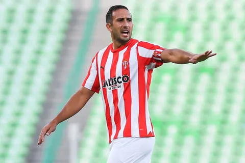 Carlos Izquierdoz expresó su enojo con el VAR en el fútbol español: "No sabemos qué hacer"