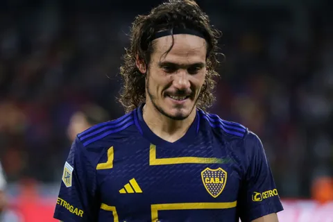 El video de Edinson Cavani junto a Olise tras el Boca-Bayern que sorprendió a todos los hinchas por un motivo especial