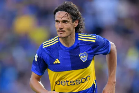 Edinson Cavani lanzó un comunicado que nadie esperaba: "Un paso al costado"