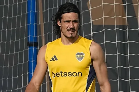 ¿Edinson Cavani tiene chances de volver? De qué depende el regreso del uruguayo a la titularidad