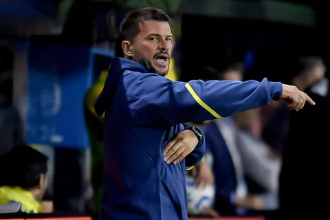 Mariano Herrón probó un cambio en un momento de la práctica y podría darse si Boca necesita remontar ante Lanús
