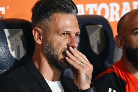 Inesperado: Mostaza Merlo contradijo a Demichelis y bancó el planteo de Diego Martínez