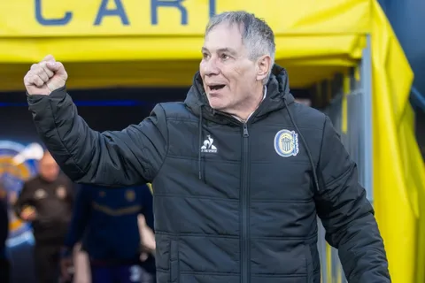 El cambio táctico que analizan en Rosario Central para enfrentar a Boca