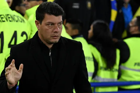 ¿Battaglia juega en el año político de Boca? La foto con un candidato opositor