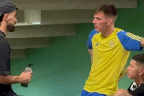 Kevin Zenón se quedó hablando con dos jugadores de Fortaleza tras la derrota de Boca: el motivo